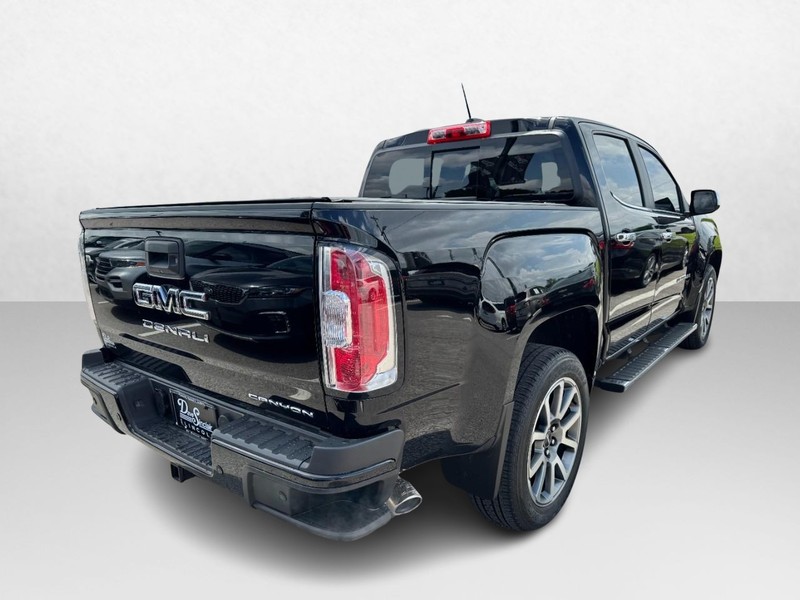 GMC Canyon Vehicle Full-screen Gallery Image 05