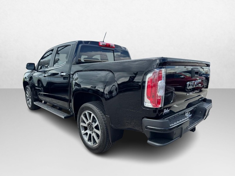 GMC Canyon Vehicle Full-screen Gallery Image 07