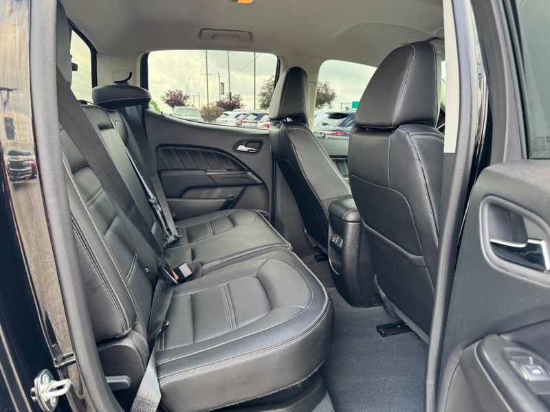 GMC Canyon Vehicle Full-screen Gallery Image 13