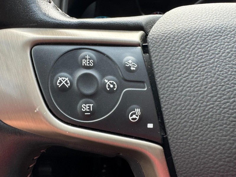 GMC Canyon Vehicle Full-screen Gallery Image 18