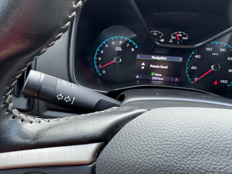 GMC Canyon Vehicle Full-screen Gallery Image 20