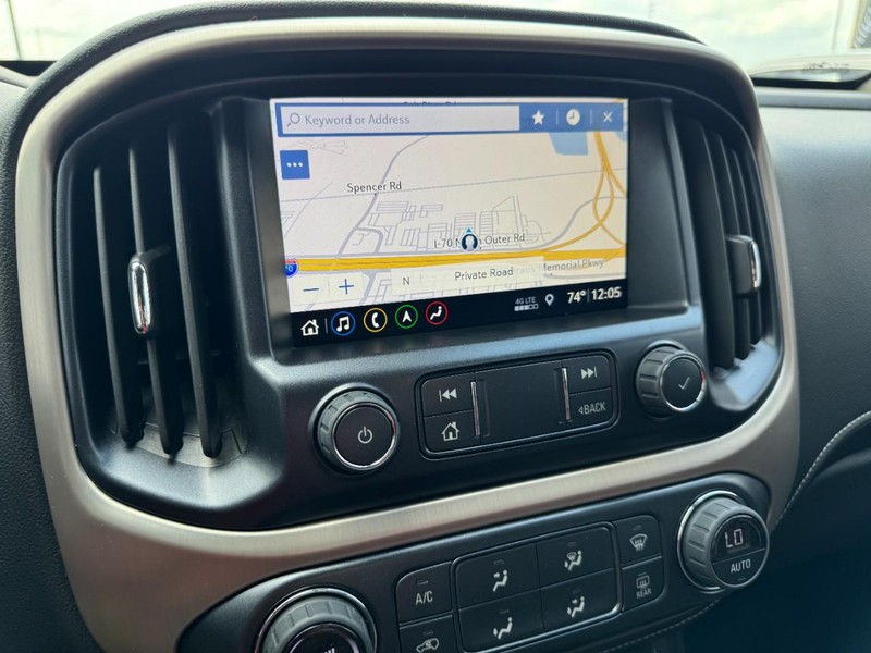 GMC Canyon Vehicle Full-screen Gallery Image 23
