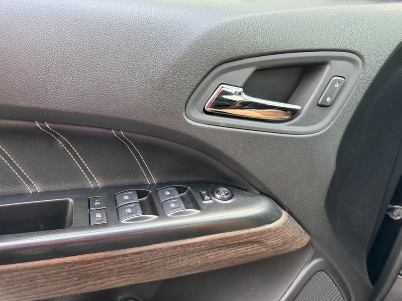 GMC Canyon Vehicle Full-screen Gallery Image 25