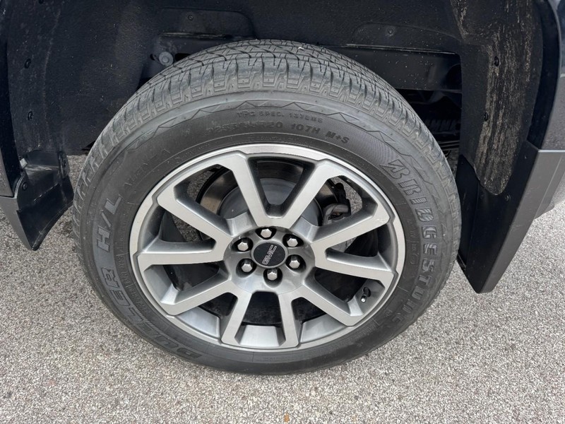 GMC Canyon Vehicle Full-screen Gallery Image 27