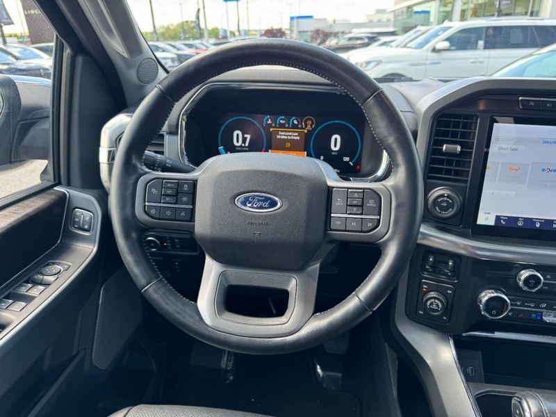 Ford F-150 Vehicle Full-screen Gallery Image 10