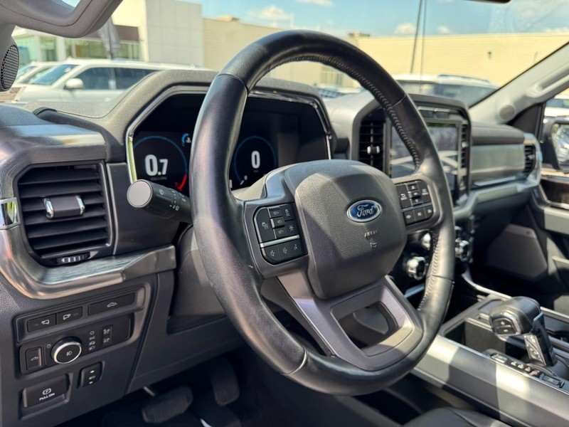 Ford F-150 Vehicle Full-screen Gallery Image 15