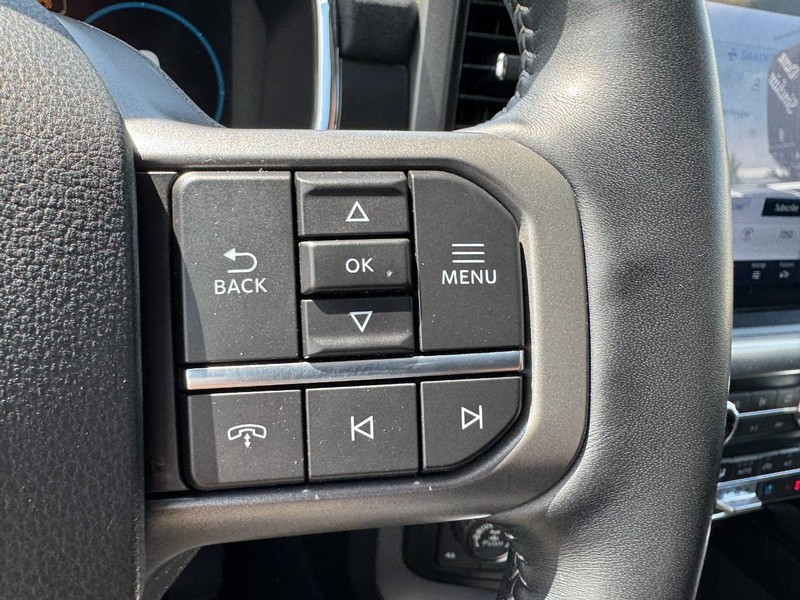 Ford F-150 Vehicle Full-screen Gallery Image 19