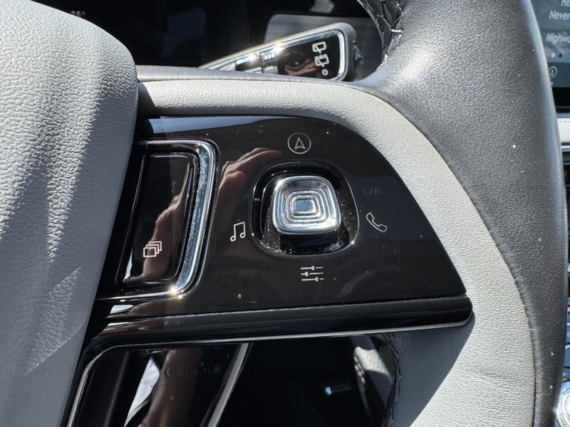 Lincoln Corsair Vehicle Full-screen Gallery Image 19