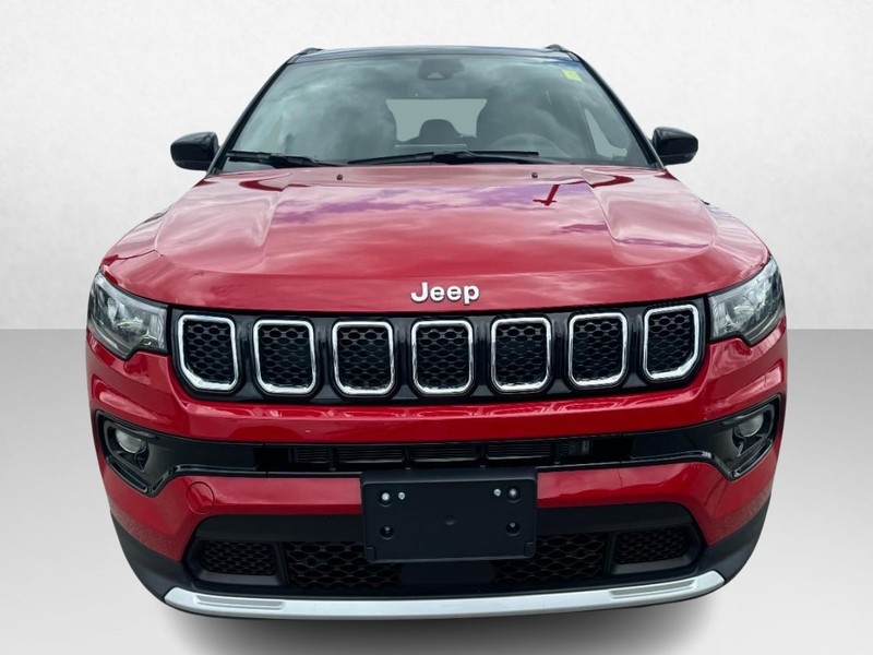 Jeep Compass Vehicle Full-screen Gallery Image 02