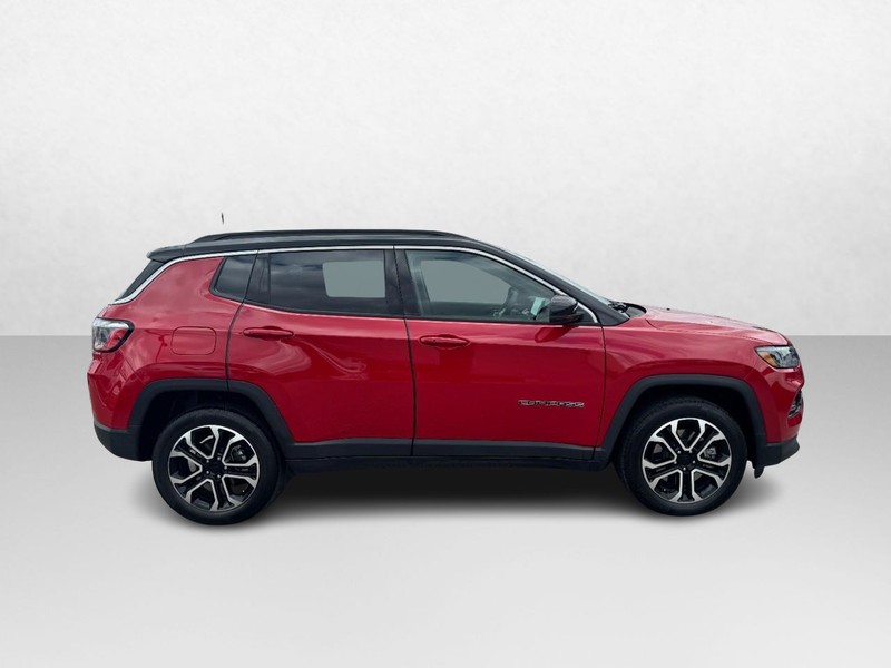 Jeep Compass Vehicle Full-screen Gallery Image 04