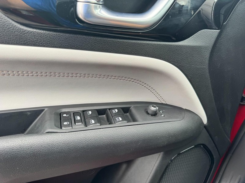 Jeep Compass Vehicle Full-screen Gallery Image 25