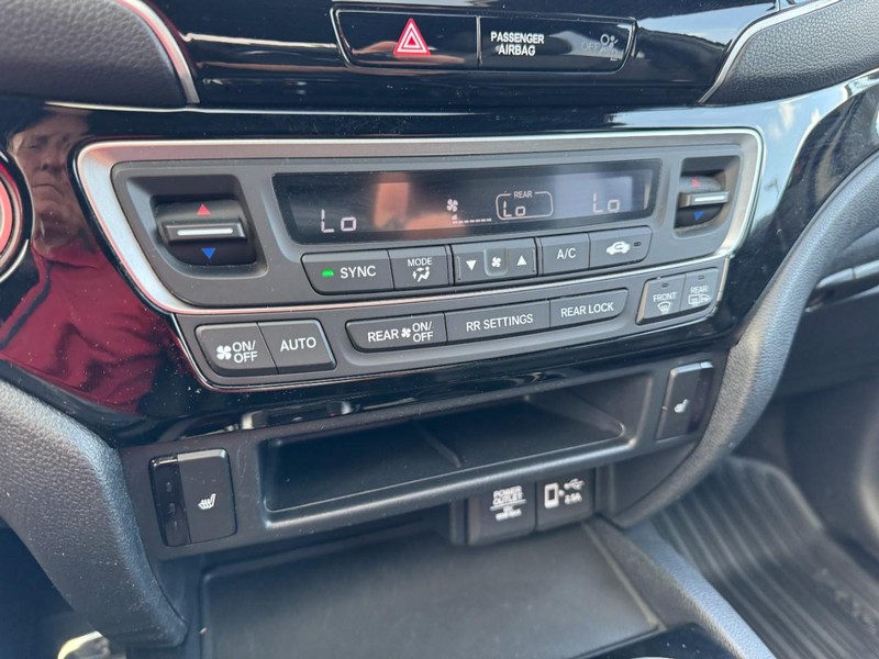Honda Passport Vehicle Full-screen Gallery Image 17