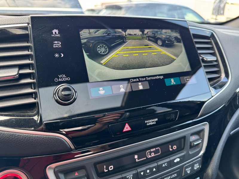 Honda Passport Vehicle Full-screen Gallery Image 24