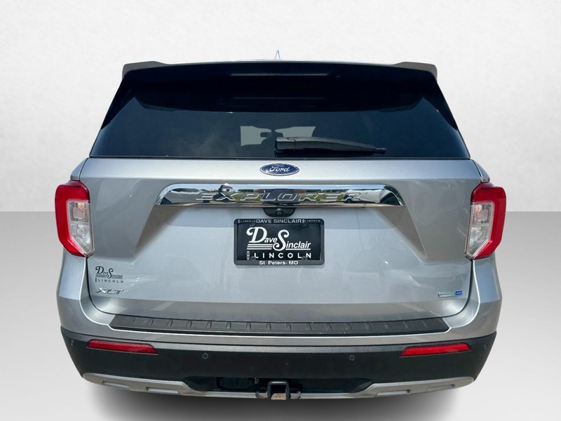 Ford Explorer Vehicle Full-screen Gallery Image 06