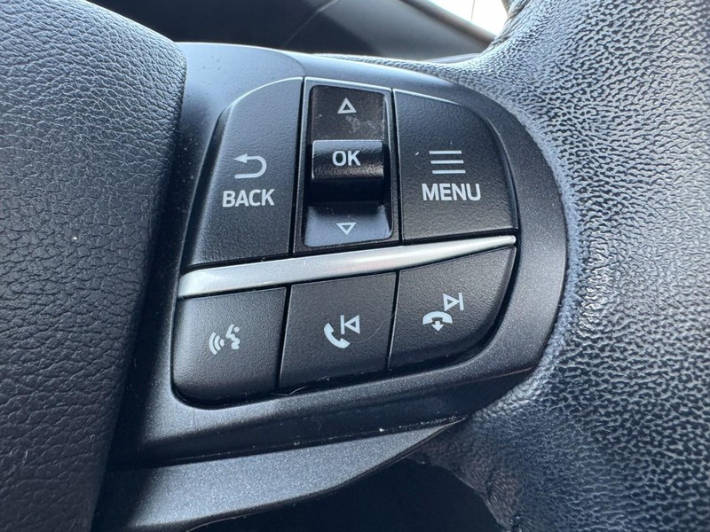 Ford Explorer Vehicle Full-screen Gallery Image 19