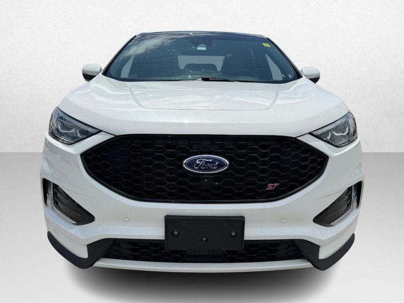 Ford Edge Vehicle Full-screen Gallery Image 02