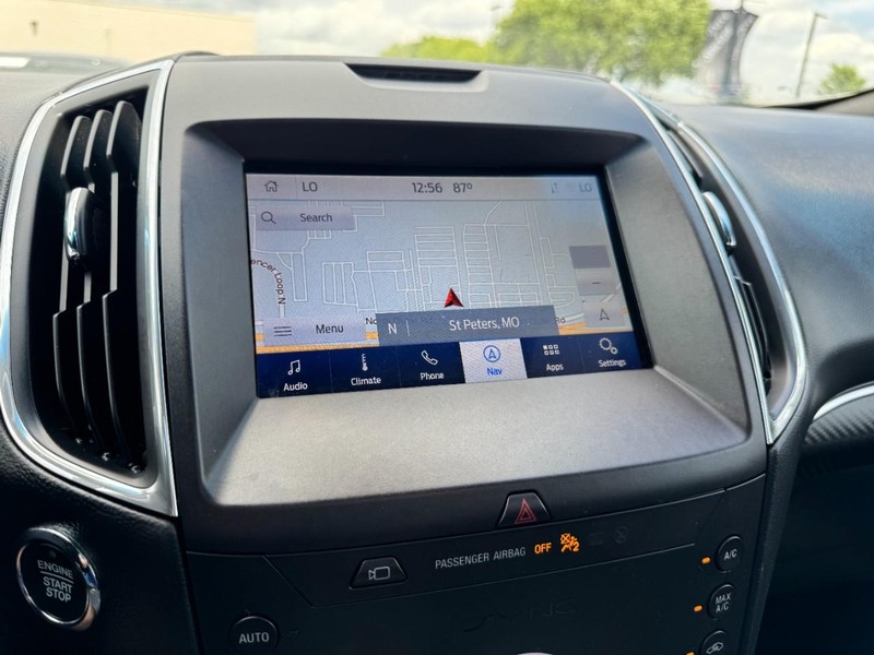 Ford Edge Vehicle Full-screen Gallery Image 20