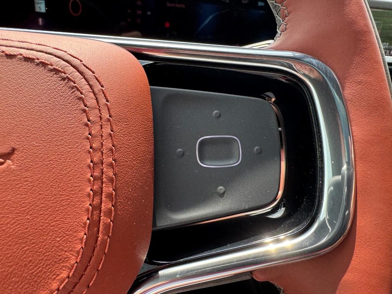 Lincoln Nautilus Vehicle Full-screen Gallery Image 19