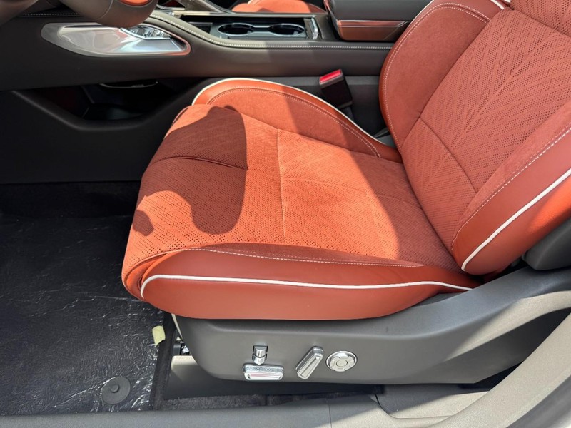 Lincoln Nautilus Vehicle Full-screen Gallery Image 26