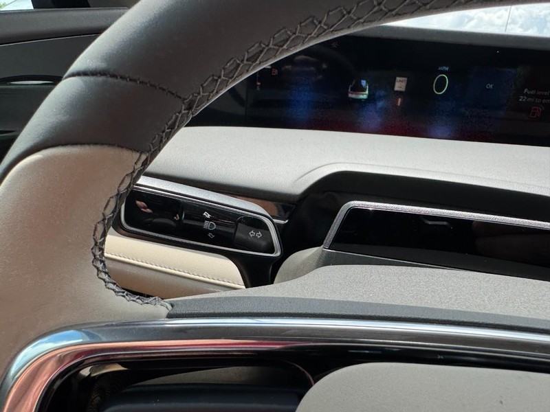 Lincoln Nautilus Vehicle Full-screen Gallery Image 18