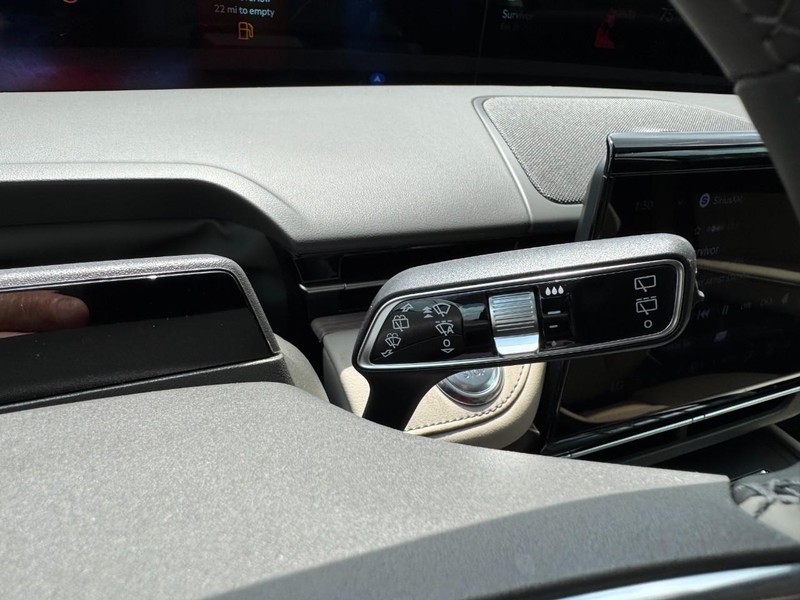 Lincoln Nautilus Vehicle Full-screen Gallery Image 19