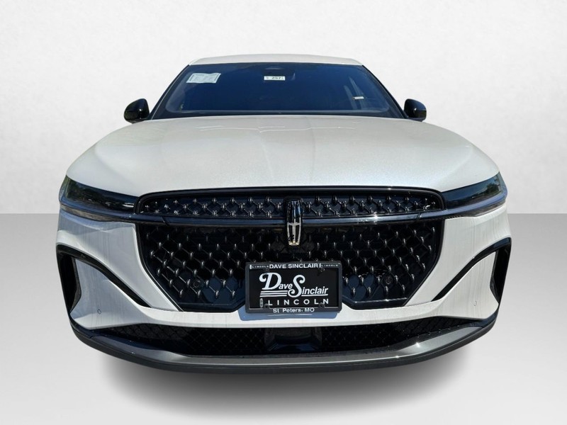 Lincoln Nautilus Vehicle Full-screen Gallery Image 02