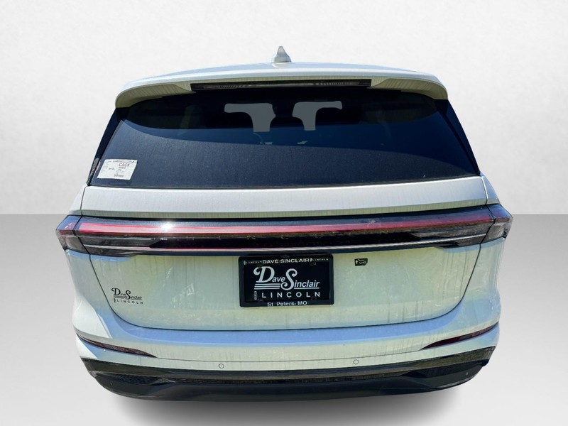 Lincoln Nautilus Vehicle Full-screen Gallery Image 06