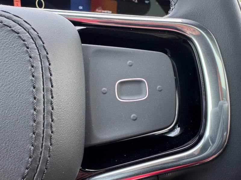 Lincoln Nautilus Vehicle Full-screen Gallery Image 19