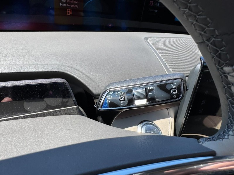 Lincoln Nautilus Vehicle Full-screen Gallery Image 21