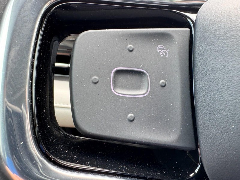 Lincoln Nautilus Vehicle Full-screen Gallery Image 18
