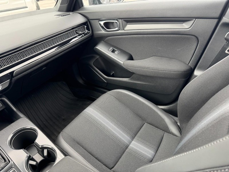Honda Civic Sedan Vehicle Full-screen Gallery Image 11
