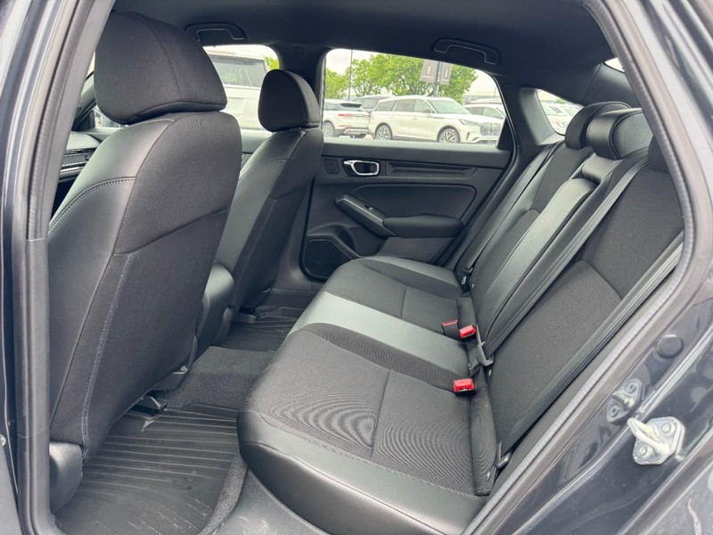 Honda Civic Sedan Vehicle Full-screen Gallery Image 12