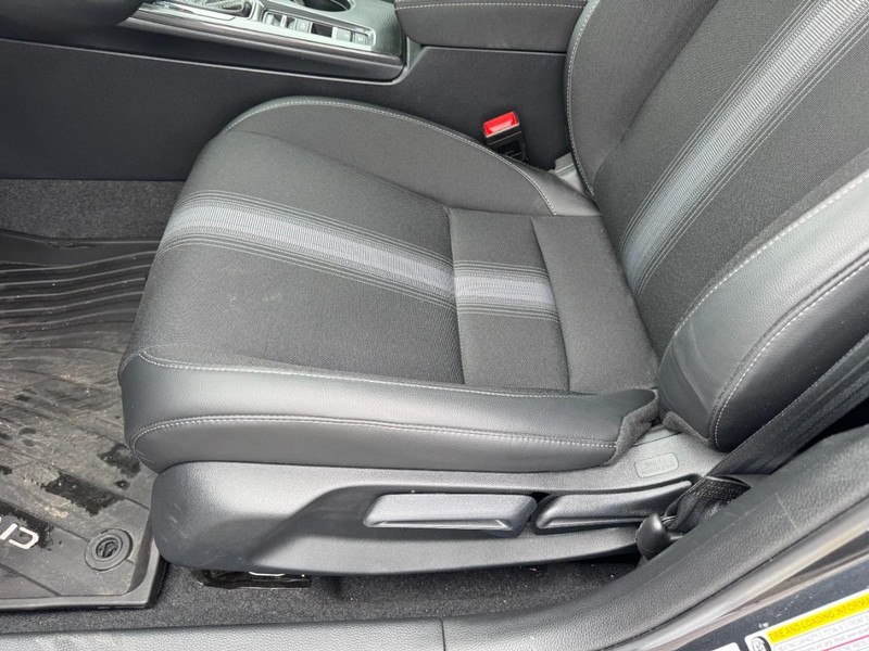Honda Civic Sedan Vehicle Full-screen Gallery Image 26