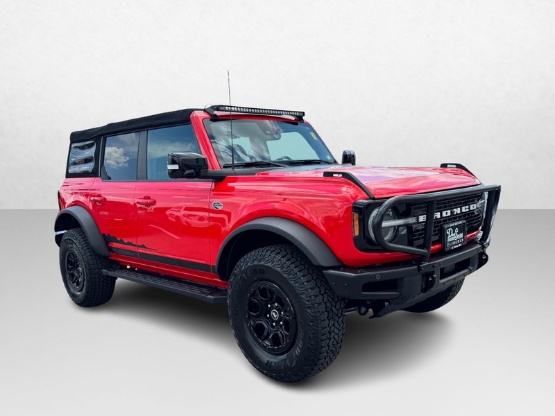 Ford Bronco Vehicle Full-screen Gallery Image 03