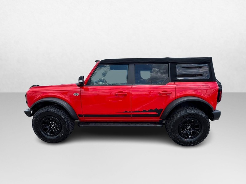 Ford Bronco Vehicle Full-screen Gallery Image 08