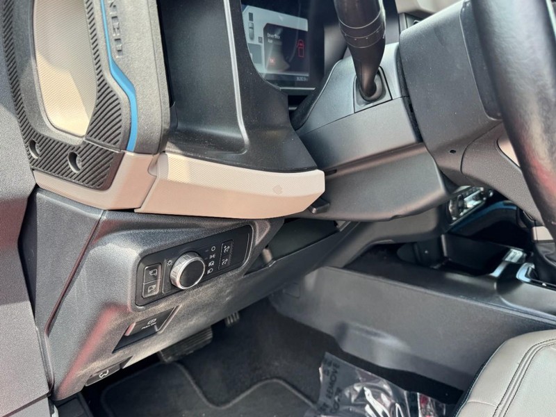 Ford Bronco Vehicle Full-screen Gallery Image 14