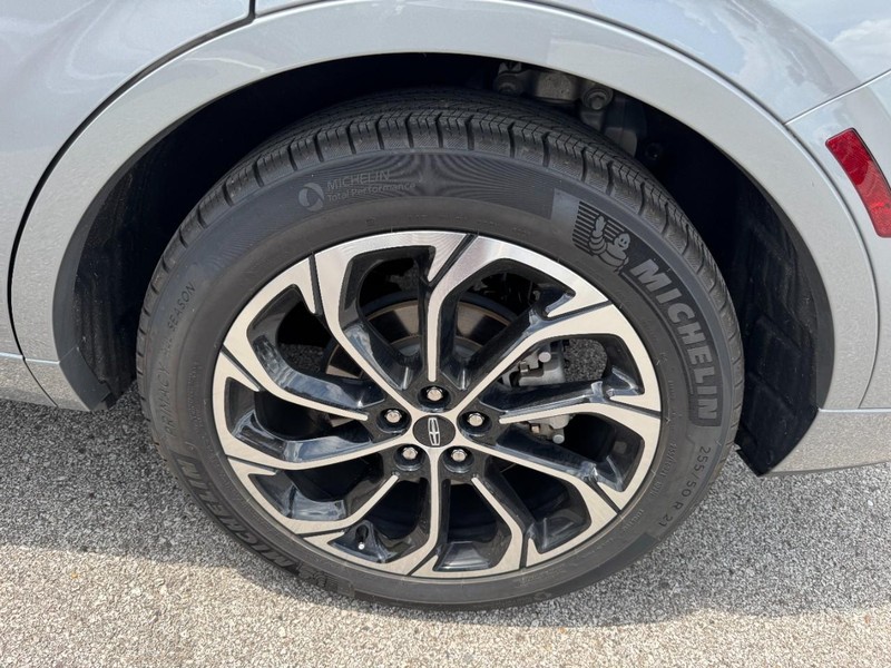 Lincoln Nautilus Vehicle Full-screen Gallery Image 27