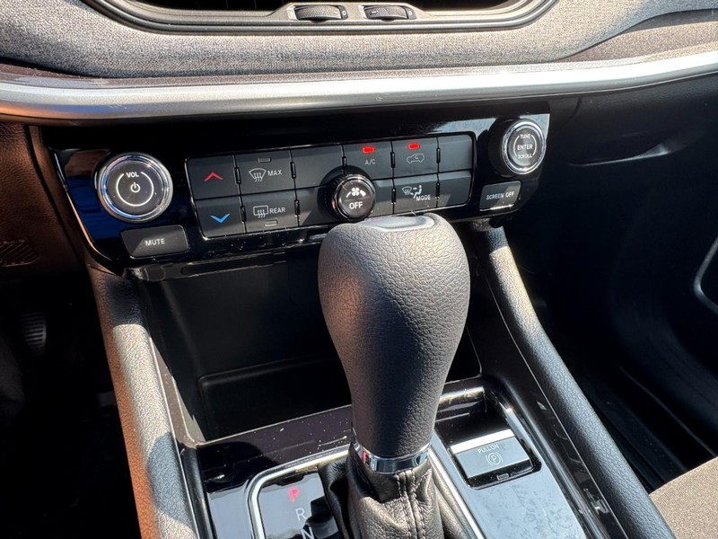 Jeep Compass Vehicle Full-screen Gallery Image 17