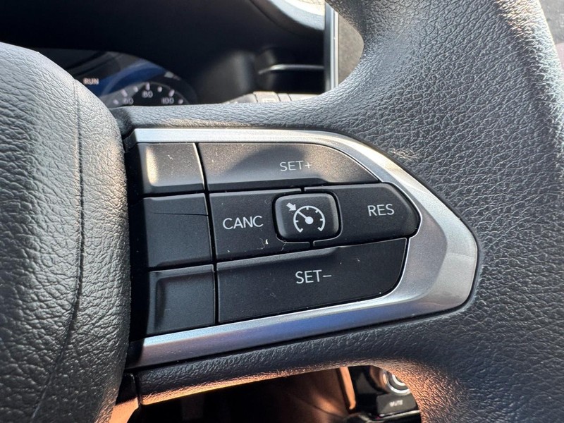 Jeep Compass Vehicle Full-screen Gallery Image 19