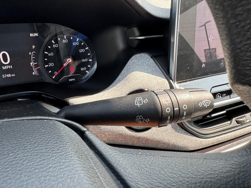 Jeep Compass Vehicle Full-screen Gallery Image 21