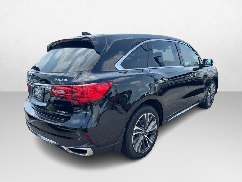 Acura MDX Vehicle Full-screen Gallery Image 05
