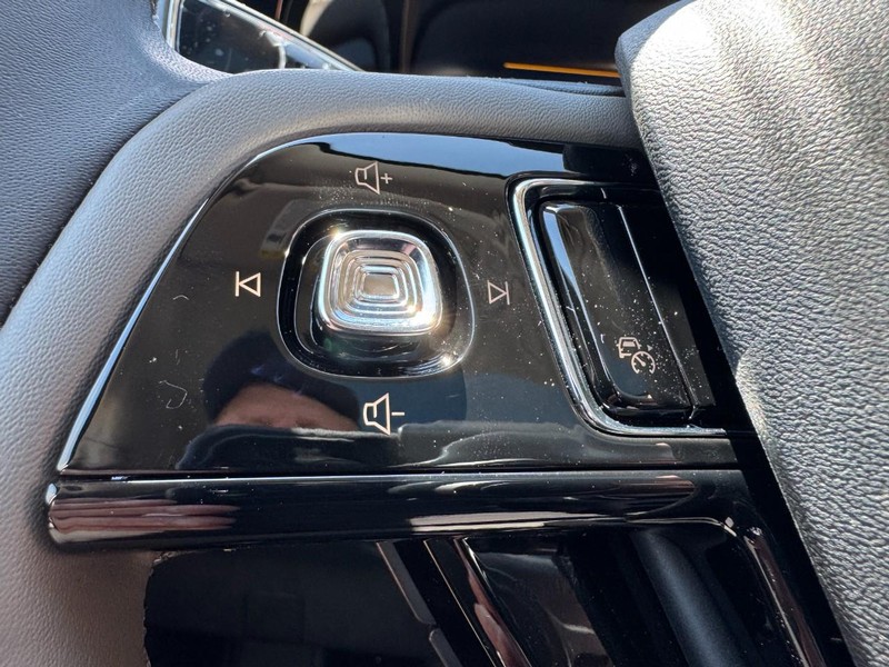 Lincoln Corsair Vehicle Full-screen Gallery Image 18