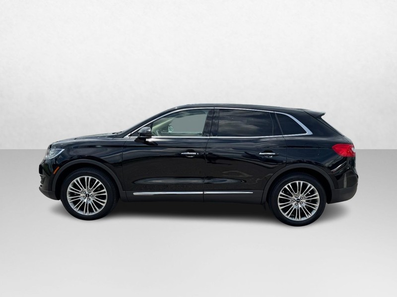Lincoln MKX Vehicle Full-screen Gallery Image 08