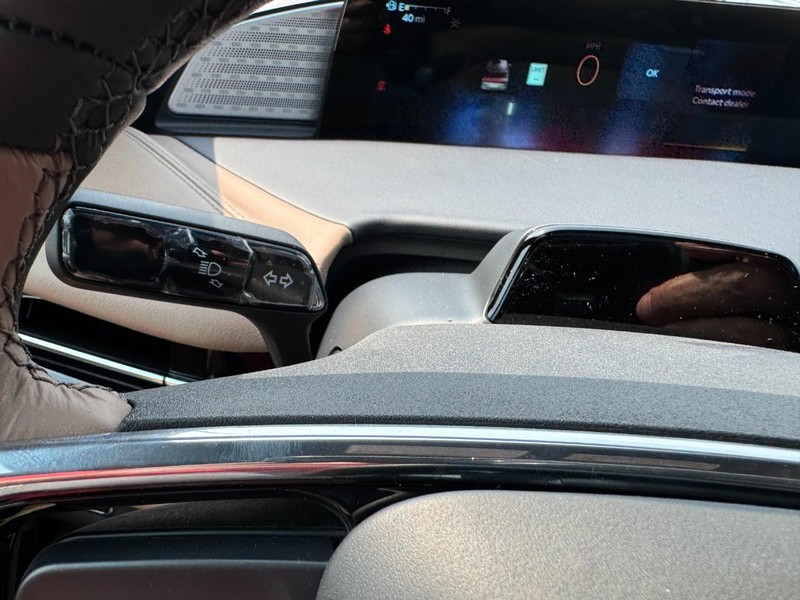 Lincoln Navigator L Vehicle Full-screen Gallery Image 20