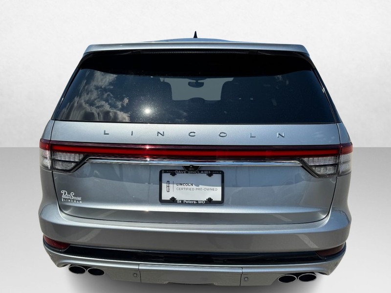 Lincoln Aviator Vehicle Full-screen Gallery Image 06