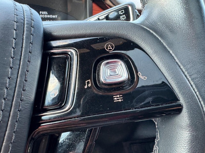 Lincoln Aviator Vehicle Full-screen Gallery Image 19