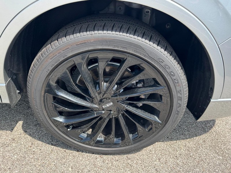 Lincoln Aviator Vehicle Full-screen Gallery Image 27