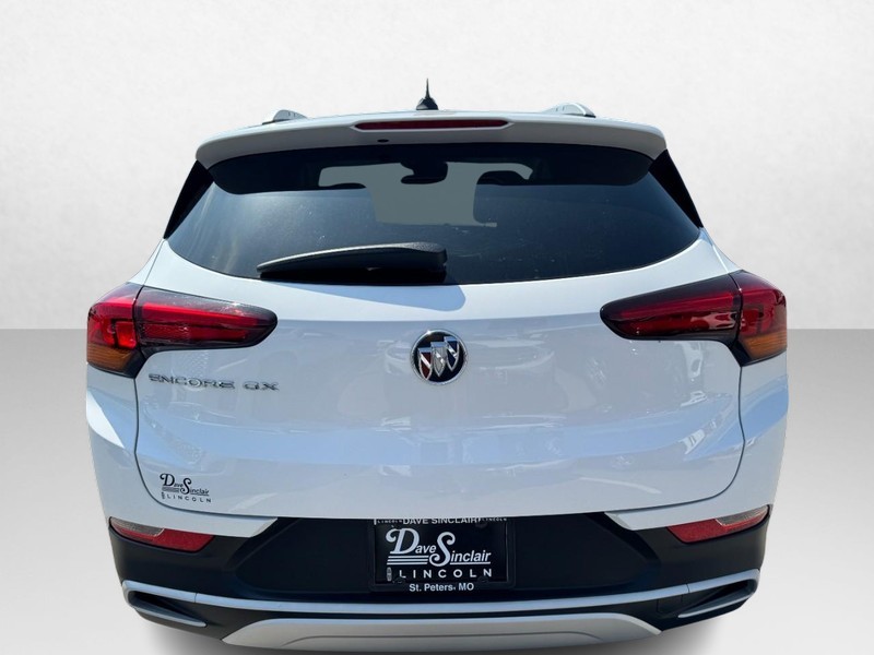 Buick Encore GX Vehicle Full-screen Gallery Image 06