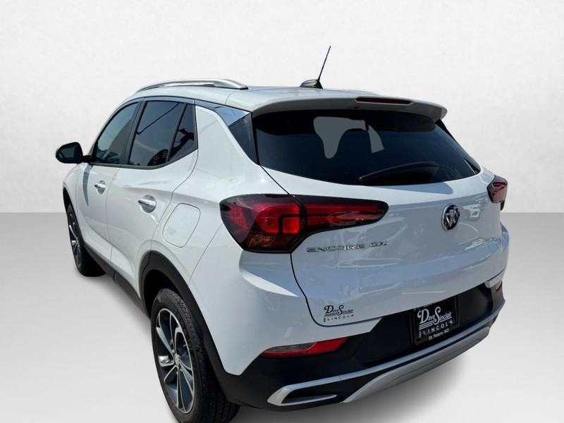 Buick Encore GX Vehicle Full-screen Gallery Image 07
