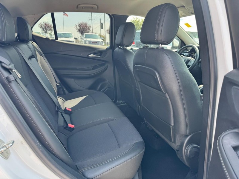Buick Encore GX Vehicle Full-screen Gallery Image 13